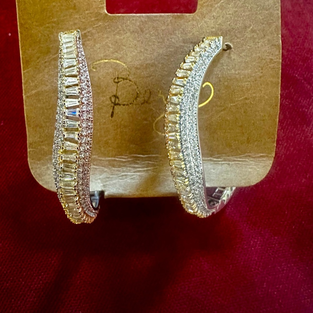 Pretty zirconia hoop earrings